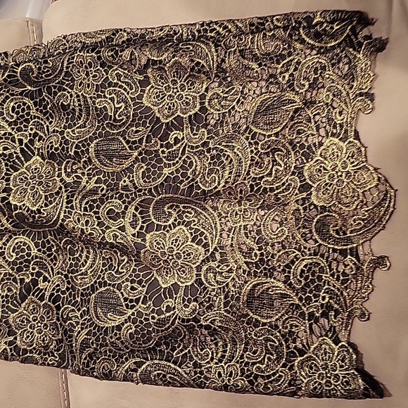 Black and gold lace dress - Picture 2 of 2